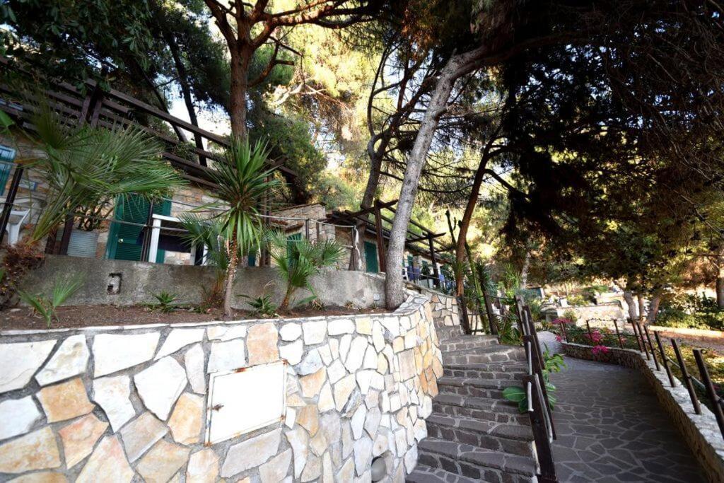 Hotel Club Torre Capovento Sperlonga Buitenkant foto