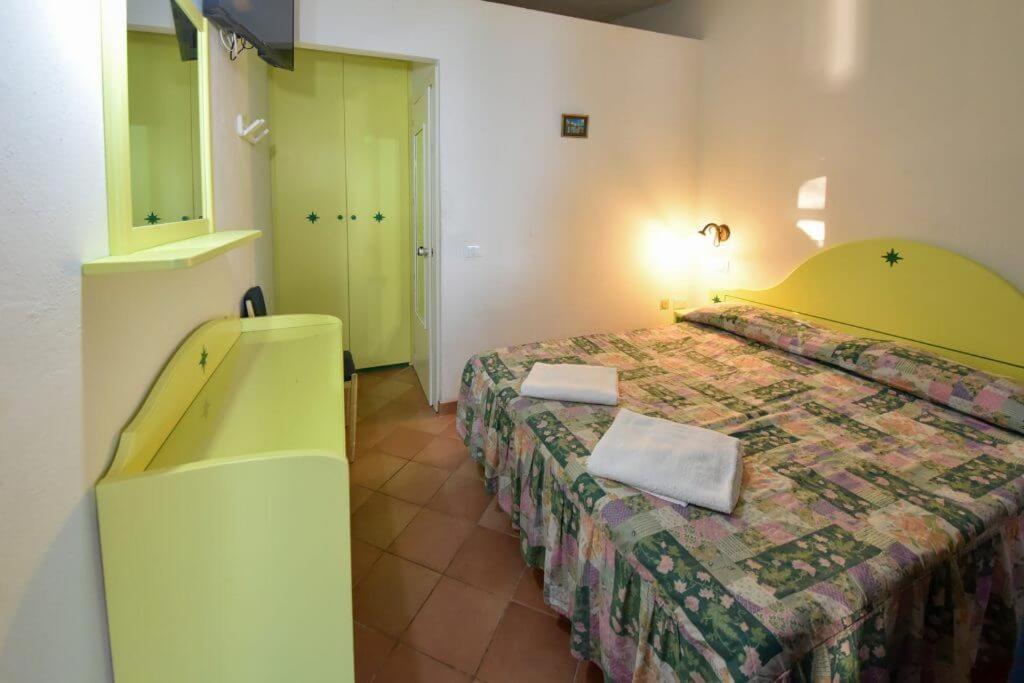 Hotel Club Torre Capovento Sperlonga Buitenkant foto