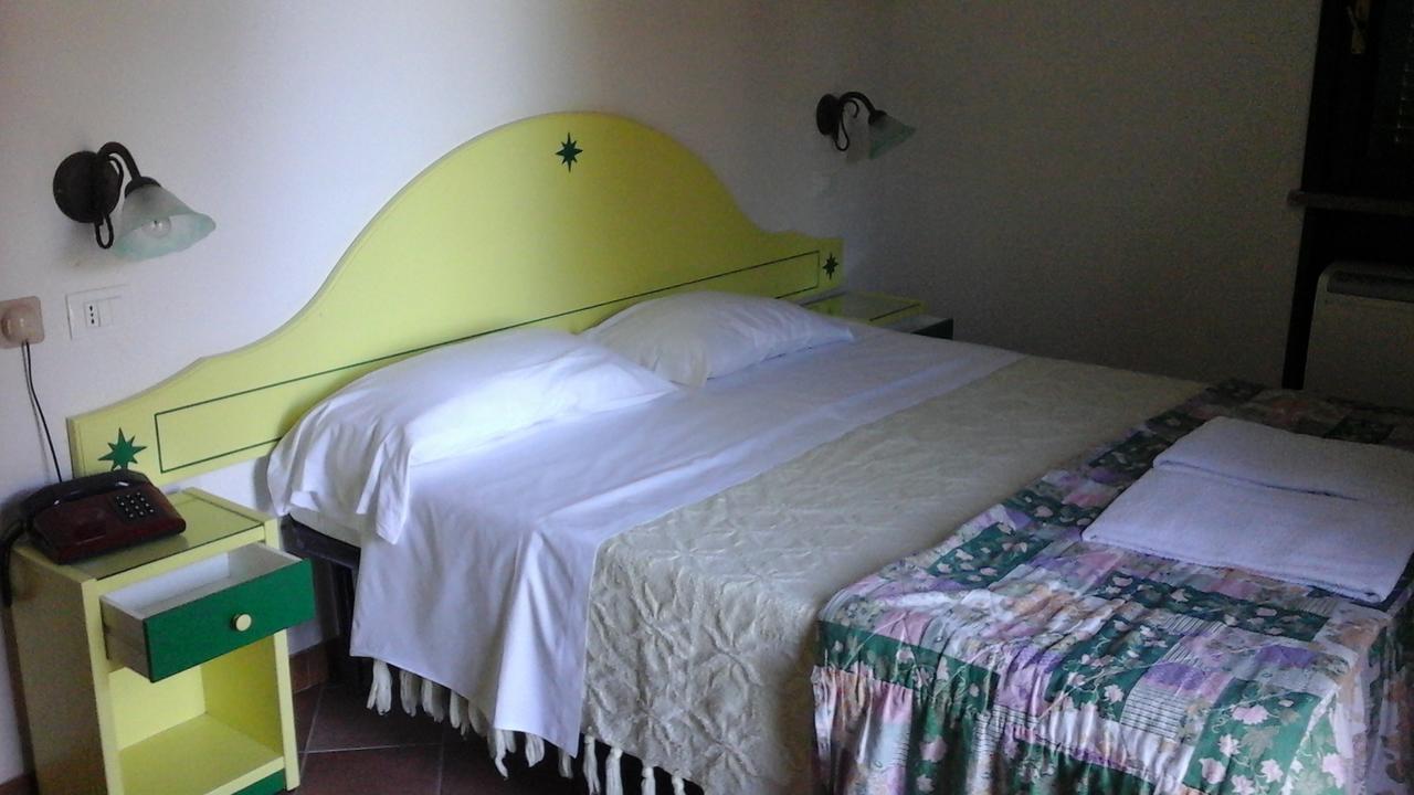 Hotel Club Torre Capovento Sperlonga Buitenkant foto